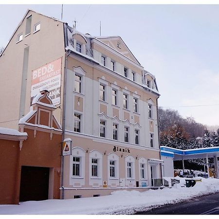 Hôtel Blanik à Jáchymov Extérieur photo